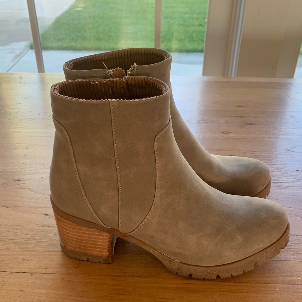 Korks Booties